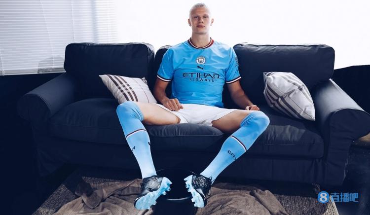 0-1！英意豪门欧冠巅峰对决：7亿战舰连伤两员大将 88分钟惨遭绝杀（0-1！英意豪门欧冠巅峰战：7亿舰队伤退两将，第88分钟吞绝杀）