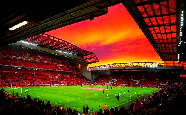 姆巴佩受前队友阿什拉夫要求观看比赛，摩洛哥将主场迎战马里（阿什拉夫邀前队友姆巴佩观战，摩洛哥主场对阵马里）