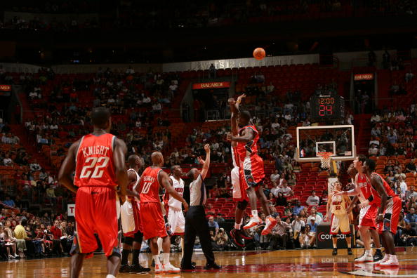 鲁媒：山东男篮外线有了明显补强 但内线的人员轮转问题需要重视（鲁媒：山东男篮外线增强显著，内线轮换隐忧不容忽视）