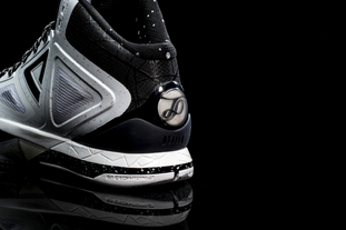 记者：米兰总价800万欧报价门将雨果·索萨，被科林蒂安拒绝（记者：米兰出价800万欧求购门将雨果·索萨，遭科林蒂安回绝）