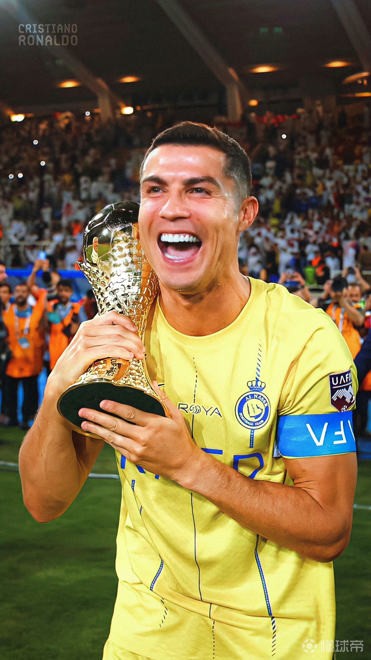 传记作者：莱万曾不满哈维的训练，他在波兰和拜仁都曾施压换帅（传记作者曝：莱万不满哈维训练，曾在波兰与拜仁施压促成换帅）