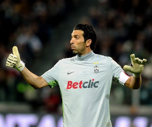 美记：马刺将哈珀和卡斯尔视为“非卖品”，不会交易他们（美媒：马刺将哈珀、卡斯尔列入不可触碰名单，不考虑交易）