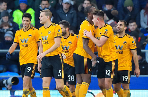 半场战报：塞维利亚0-0奥萨苏纳（半场战况：塞维利亚与奥萨苏纳战成0-0）